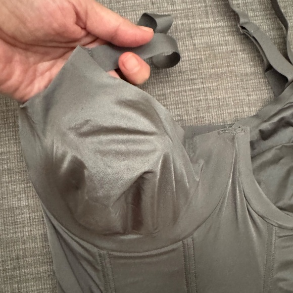 SKIMS Logo Shine Demi Corset Bra - NWOT - Picture 3 of 3